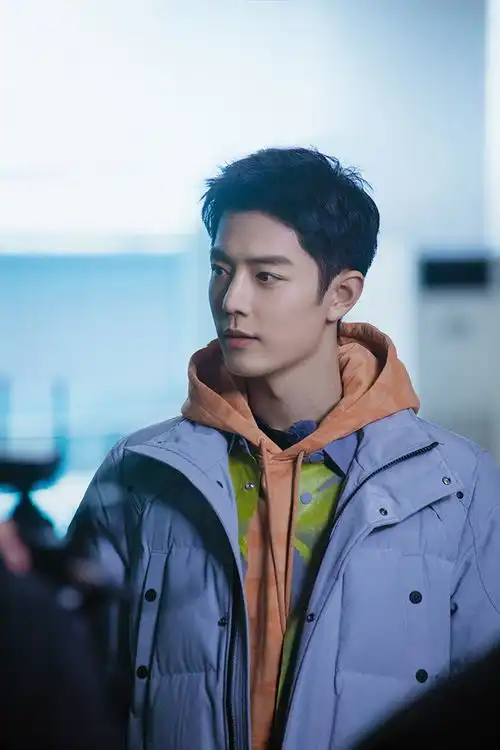 三月最受欢迎演员top10王一博第七谭松韵五,龚俊张哲瀚高人气拼不过冠军
