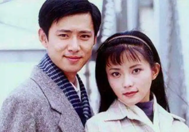 用今天的眼光看情深深雨濛濛,尔豪是不忠的丈夫不孝的儿子
