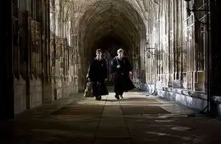 霍格沃茨魔法学校开学第一课,请注意听讲
