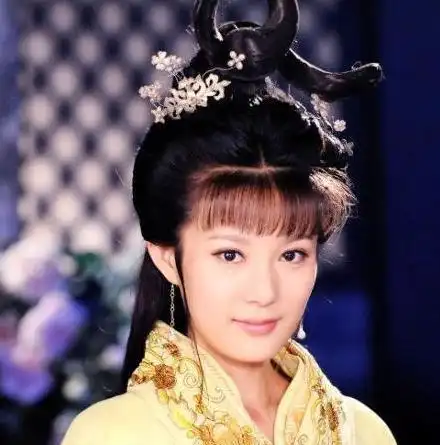 出道就被姑父捧红,如今姑父改捧小30岁娇妻,无戏可接演网剧
