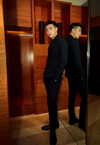金瀚回家陪奶奶吃饺子,不小心和它同框,遭网友调侃这东西辟邪
