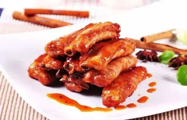 2道好吃的糖醋排骨糖醋鱼,肉质鲜嫩,大人小孩都爱吃
