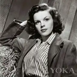 她容貌平凡身材矮小,却活成了传奇
