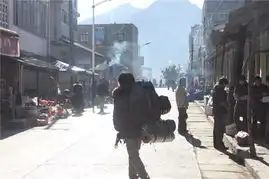 荒野生存徒步穿越神农架第一天
