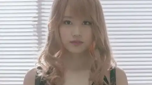 垫底辣妹高考推迟,且看你逆风翻盘
