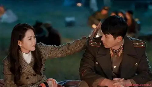 崔智友爱的迫降哪一集出现崔智友客串爱的迫降演的什么角色