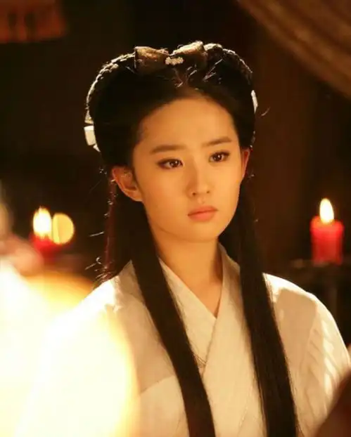 刘亦菲的克制与欲望
