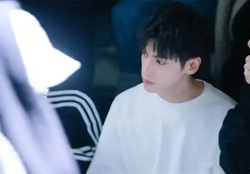 帅气逼人的罗云熙
