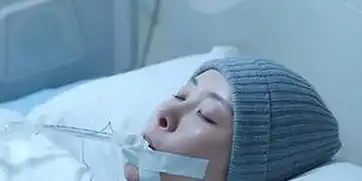 成急诊科医生活体道具柯蓝尊重角色是本职
