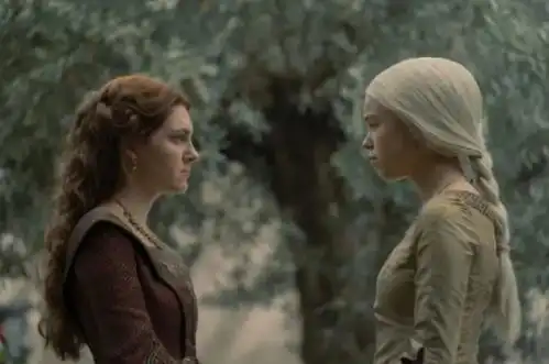 因为选角争议被喷惨的龙之家族,用剧情刷爆口碑