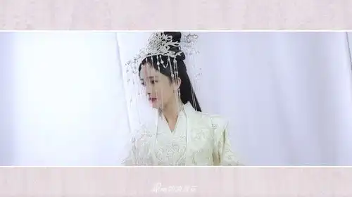 组图枕上书白浅大婚造型曝光杨幂一身素色华服气质出众