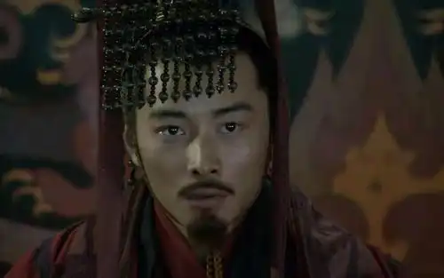 他是四百年大汉的末代皇帝,曹丕篡汉后还被封为山阳公受后人祭祀