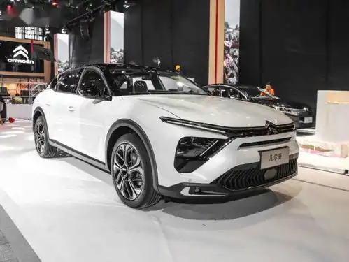 法式浪漫造型抢眼东风雪铁龙凡尔赛c5x量产车6月7日下线

