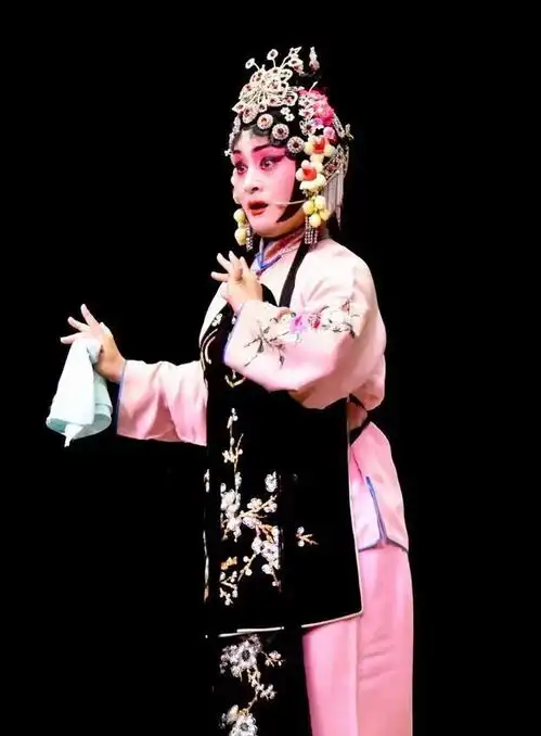 演出预告端午假期精彩来袭太原万柏林区小井峪古戏台名家齐聚,好戏连台
