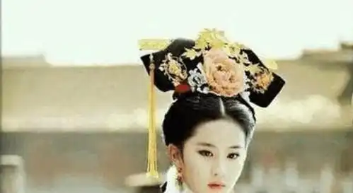 为何刘亦菲从不演清宫戏当她换上甄嬛装,网友戏没法演
