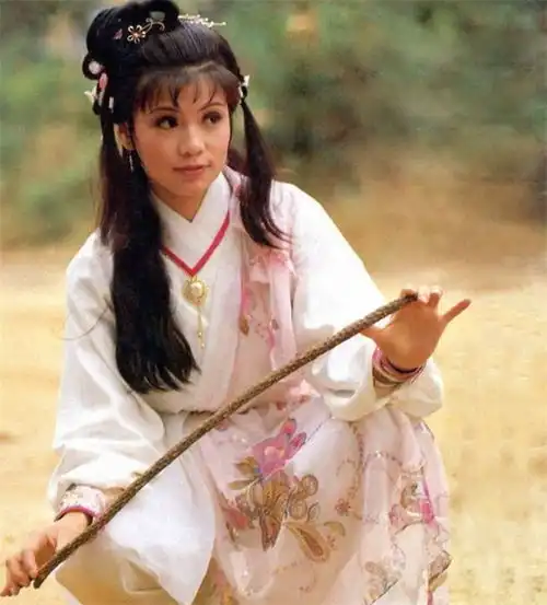 射雕英雄传又翻拍不禁让人更加怀念83版,想念翁美玲的黄蓉
