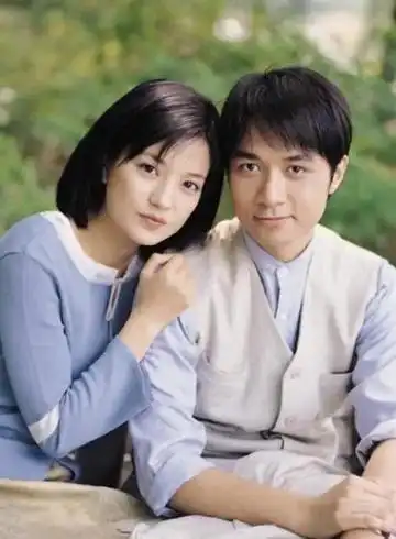 魏启颖女儿赵薇被封杀后,丈夫也去世,儿子离婚被分一半财产
