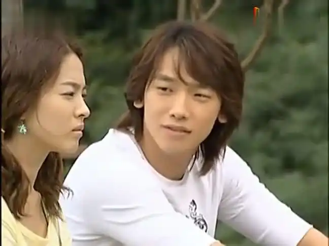 浪漫满屋李英宰在智恩心情不好的时候还取笑她是不是欠揍
