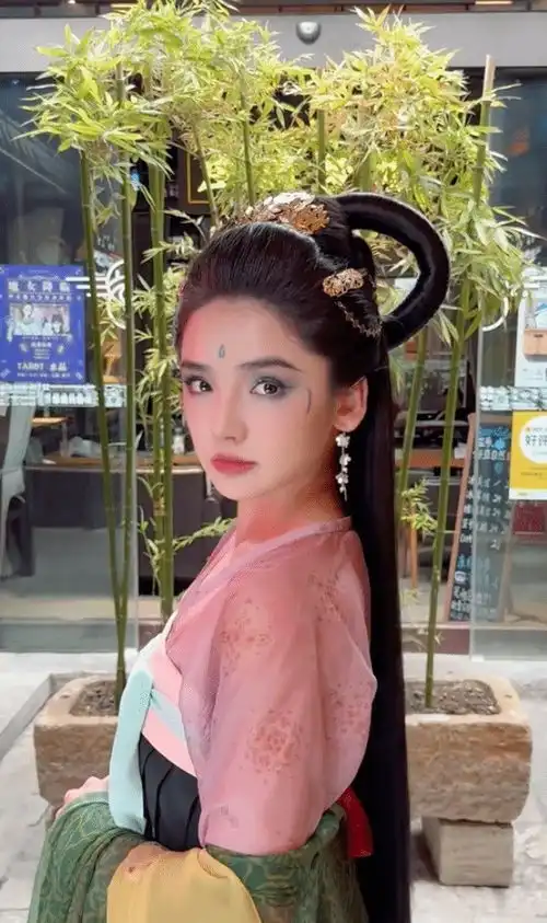 黑神话二姐和萍萍演员cos照妆容服饰很还原