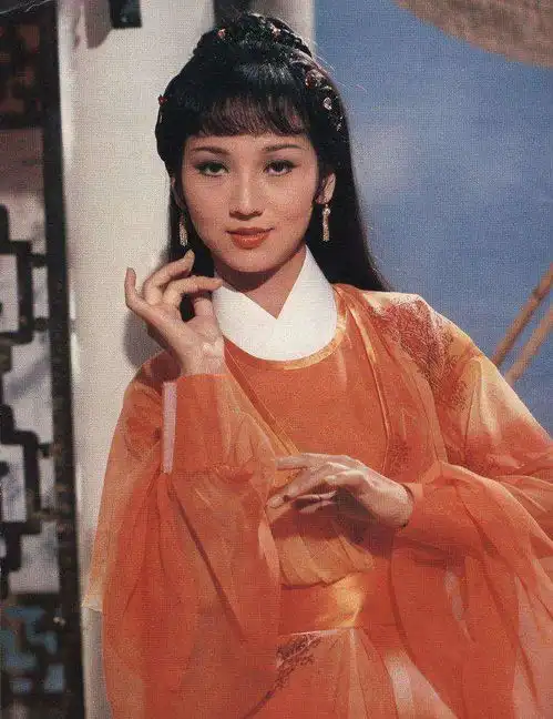 不老女神赵雅芝,优雅美丽如少女,66岁为何至今容颜不老

