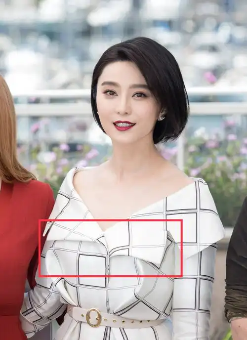 范冰冰直播被嫌弃胸小,错在李晨网友真相了