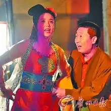 林永健新剧热拍八月当爹蒋雯丽贴心送胎教书
