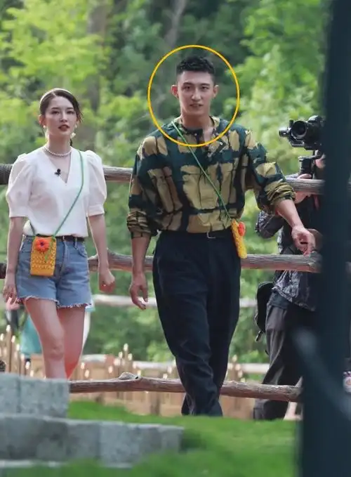 黄景瑜新剧上线,特种兵身材成为焦点,这胸女生看了都自愧不如
