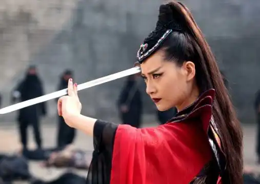 夏至未至,看热搜小公主郑爽如何穿搭
