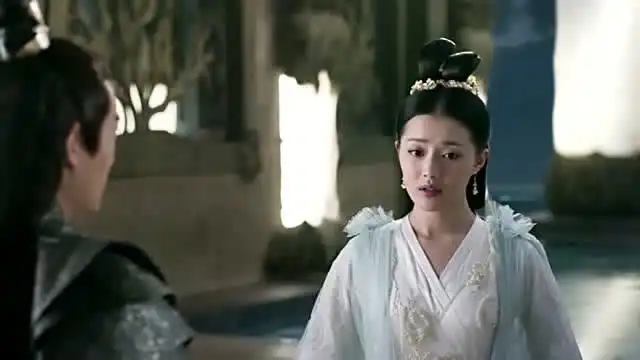 三生三世十里桃花缪清居然倒贴夜华做婢女,太不矜持了
