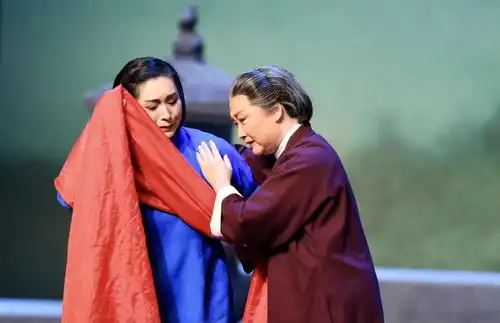 在传承中致敬峥嵘岁月