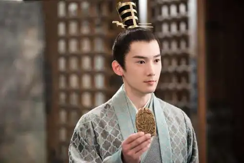 烈火如歌从一开始cp方向就很明确,迪丽热巴和周渝民走到最后