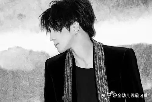 有没有薛之谦的高清图片,好看的治愈的笑
