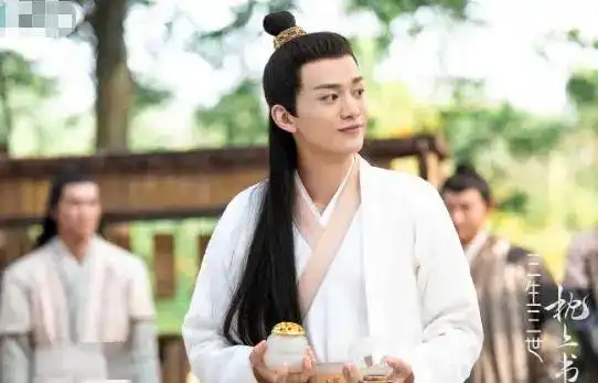 触手可及左宇霖一年内三度搭档热巴,进嘉行不到两年已出圈