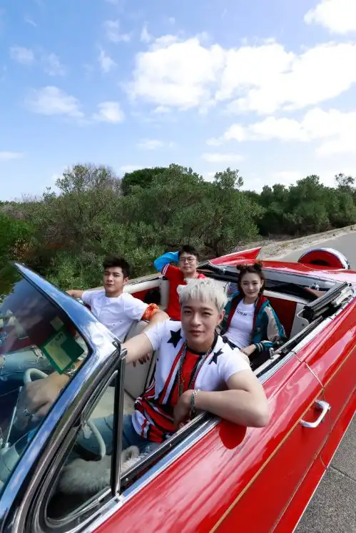 极速青春今晚开播韩东君携手徐璐上演浪漫跨国恋