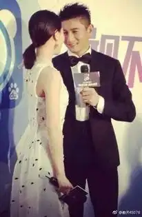 吴奇隆刘诗诗又恩爱牵手,这小两口每次站一起都是甜蜜暴击