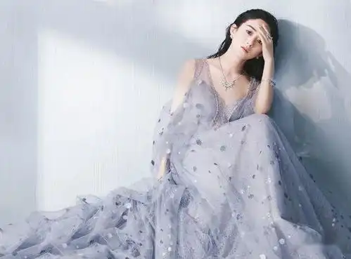 赵丽颖路透,你期待颖宝和王一博的新剧有翡吗
