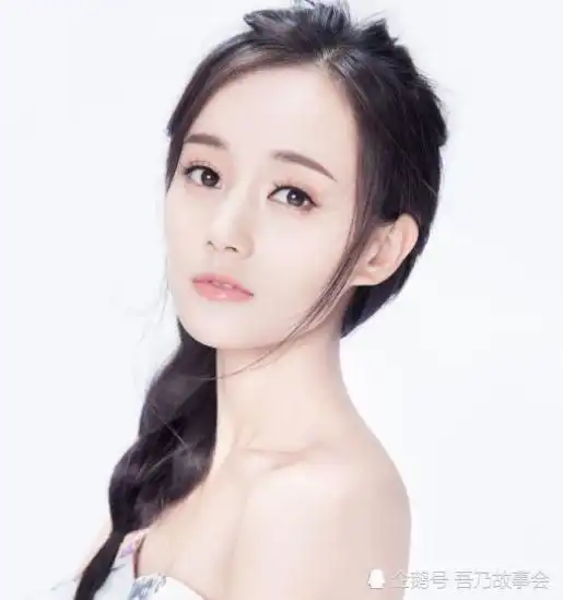 她曾是赵丽颖替身,颖宝生子期间疯狂接戏,如今两人完全能肩并肩
