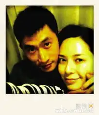 郭羡妮微博大晒亲密照
