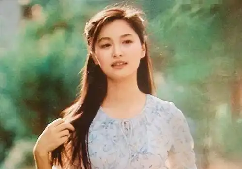 93年我家狗偷吃桃,被人一路追回家,没想到竟给我带来一段姻缘