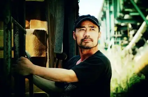 旭日阳刚曾经在春晚爆红,现在10年过去了,两人的差距好大