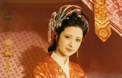 87版红楼梦婚嫁场面,探春远嫁场面大,林黛玉凤冠霞帔最美
