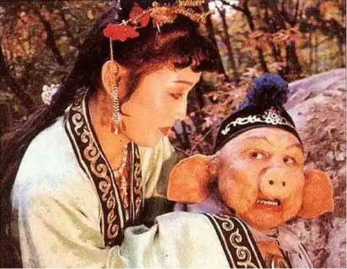 西游记猪八戒曾是天蓬元帅,神通大吗很有战斗力,只是装蠢
