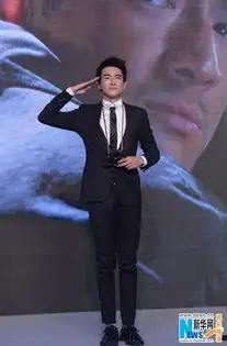 林更新戴虎爪卖萌佟丽娅背急救箱变卫生员
