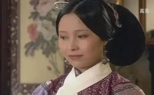 杨凯淳整个甄嬛传剧组,我跟颂芝发型最奇怪,人家都说像螺旋桨