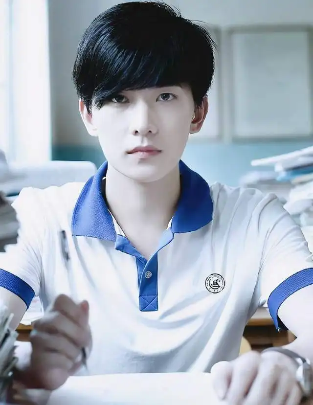 中国最美校服进化史,深圳校服再次拔得头筹,网友想复读
