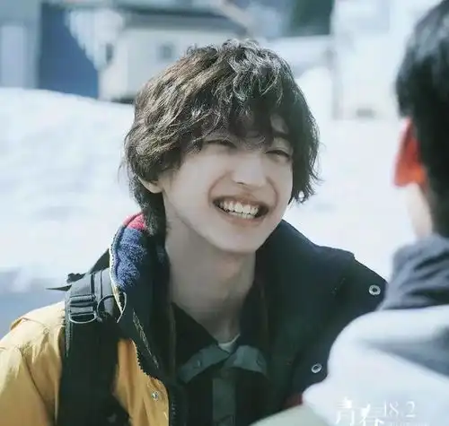 许光汉道枝骏佑新片剧照,梦幻联动了,网友好奇两人会接吻吗
