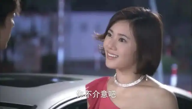 回家的诱惑林品如给洪世贤准备衬衫,故意把原来的衬衫随手扔掉
