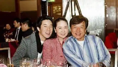 林凤娇,一个被外界评为最伟大的女人,她到底有多能忍
