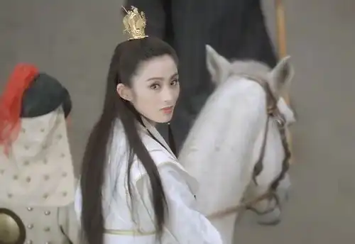 从5版倚天屠龙记选角,看金庸剧和港片的兴衰,差距就出来了
