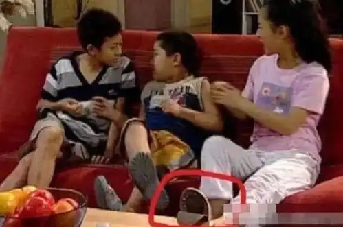 史上最尬的穿帮镜头熊二的尾巴我忍了,杨紫的开胶拖鞋过分了